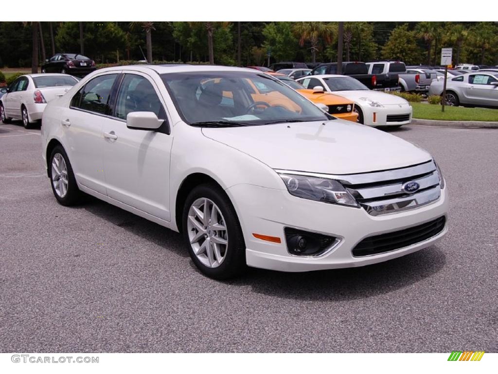 White Platinum Tri-coat Metallic Ford Fusion