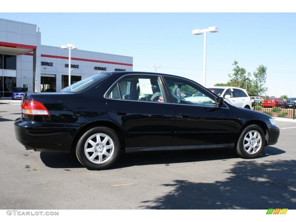 2002 Accord SE Sedan - Nighthawk Black Pearl / Quartz Gray photo #2