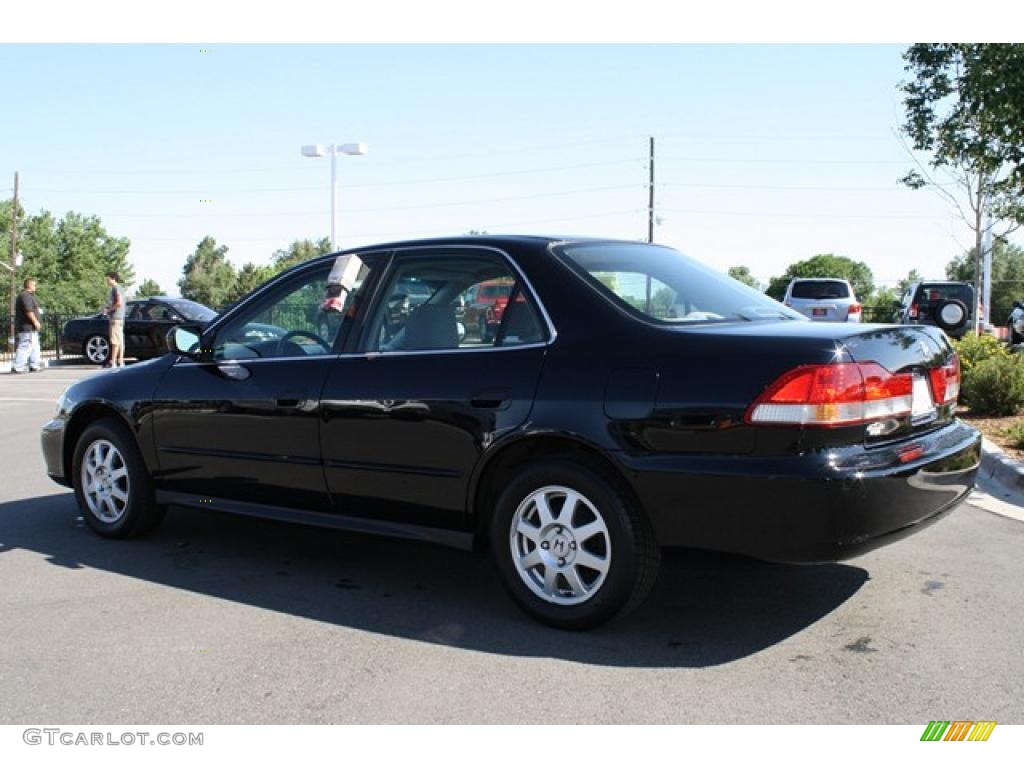 2002 Accord SE Sedan - Nighthawk Black Pearl / Quartz Gray photo #4