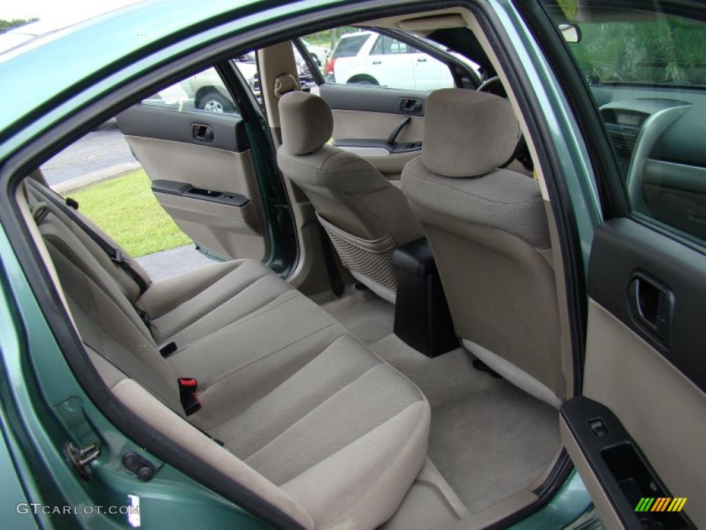 2004 Galant ES - Machine Green Metallic / Creme photo #15