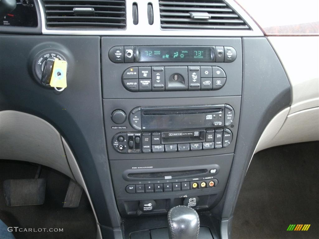 2004 Pacifica AWD - Stone White / Dark Slate Gray photo #12