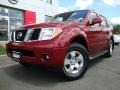 Red Brawn - Pathfinder SE 4x4 Photo No. 1