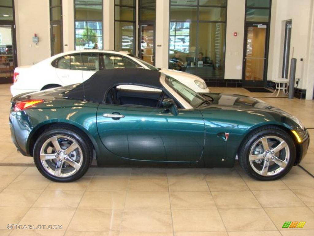 2007 Solstice GXP Roadster - Envious Green / Ebony photo #1