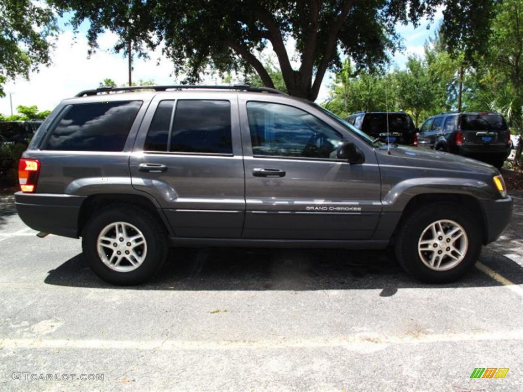 2004 Grand Cherokee Laredo - Graphite Metallic / Dark Slate Gray photo #2