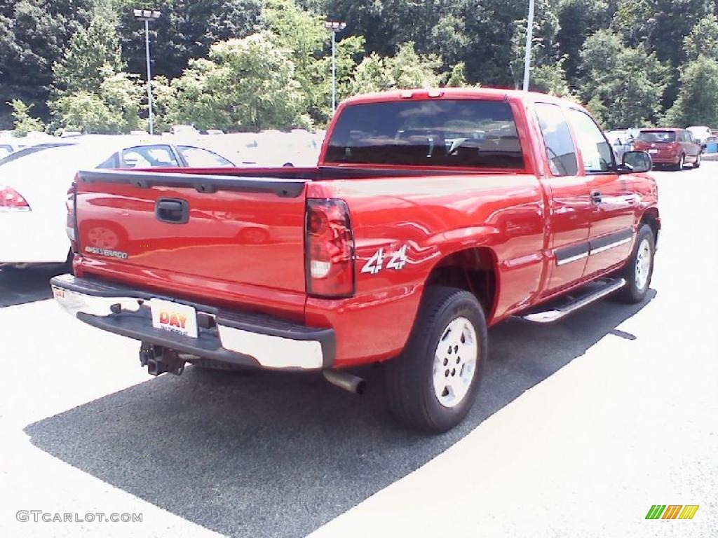 2007 Silverado 1500 Classic LS Extended Cab 4x4 - Victory Red / Dark Charcoal photo #3