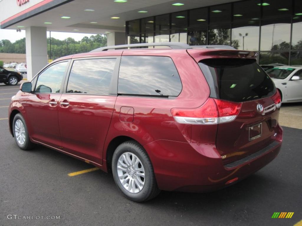 2011 Sienna XLE - Salsa Red Pearl / Light Gray photo #5