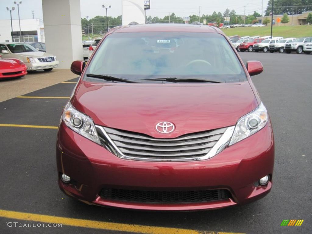 2011 Sienna XLE - Salsa Red Pearl / Light Gray photo #7