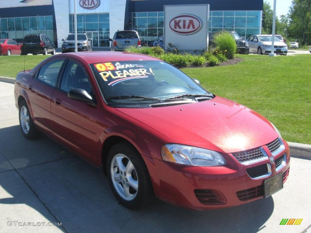 2005 Stratus SXT Sedan - Inferno Red Crystal Pearl / Dark Slate Gray photo #1