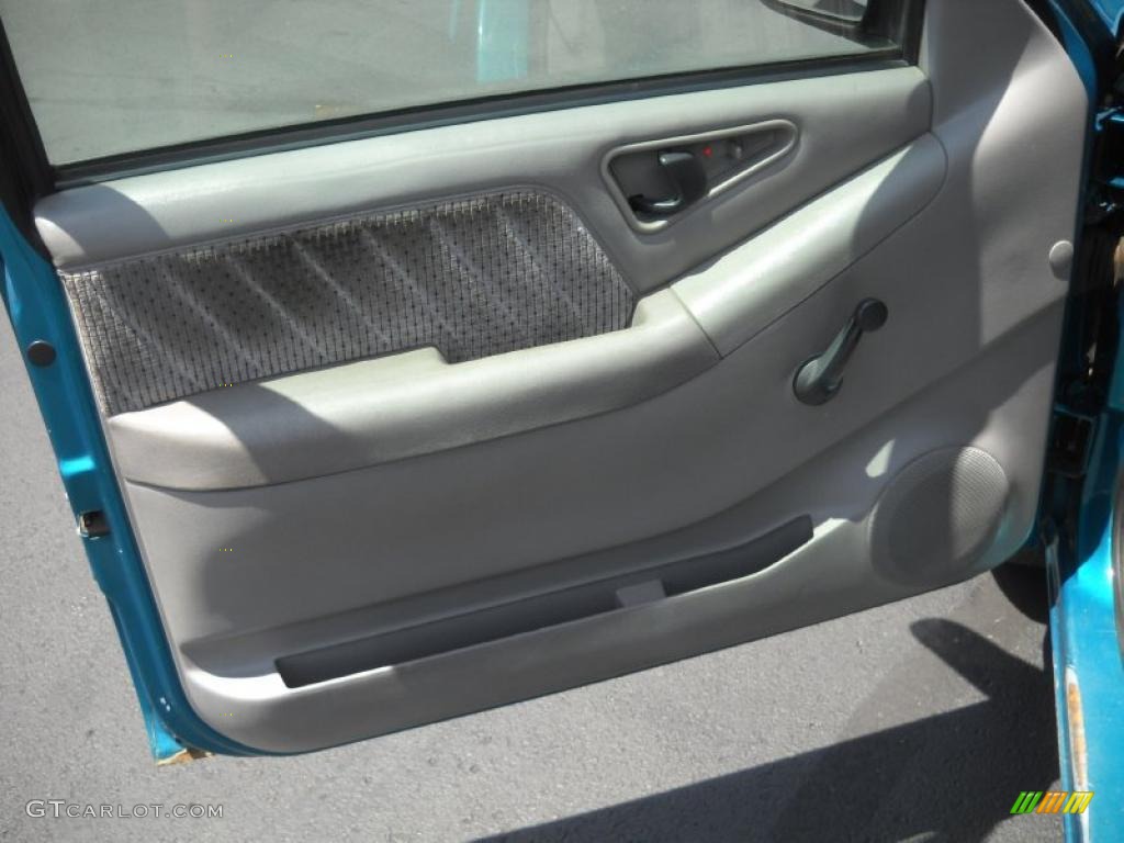 1995 Sonoma SLS Regular Cab - Bahama Blue Metallic / Gray photo #9