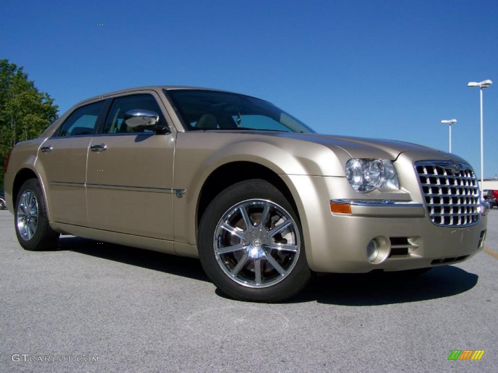 2006 300 C HEMI AWD - Linen Gold Metallic / Dark Slate Gray/Light Graystone photo #1