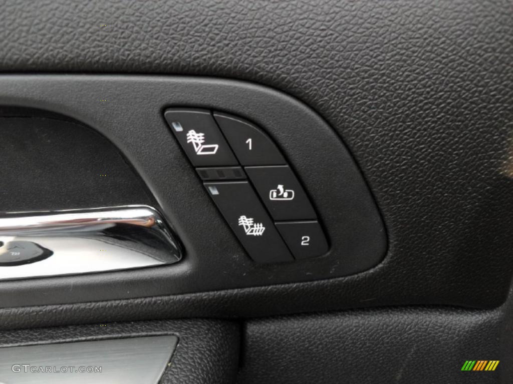 2007 Suburban 1500 LS 4x4 - Black / Light Titanium/Ebony photo #9