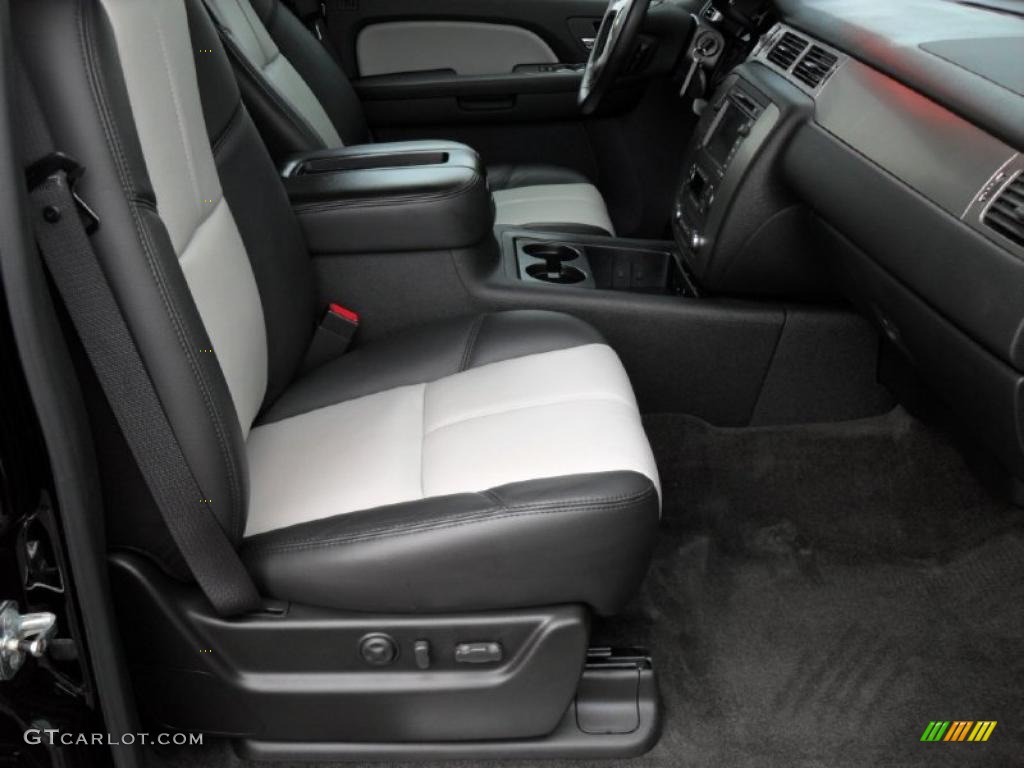 2007 Suburban 1500 LS 4x4 - Black / Light Titanium/Ebony photo #19
