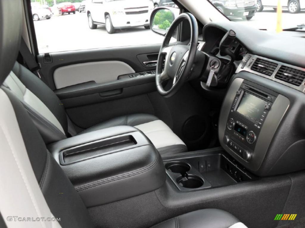 2007 Suburban 1500 LS 4x4 - Black / Light Titanium/Ebony photo #22