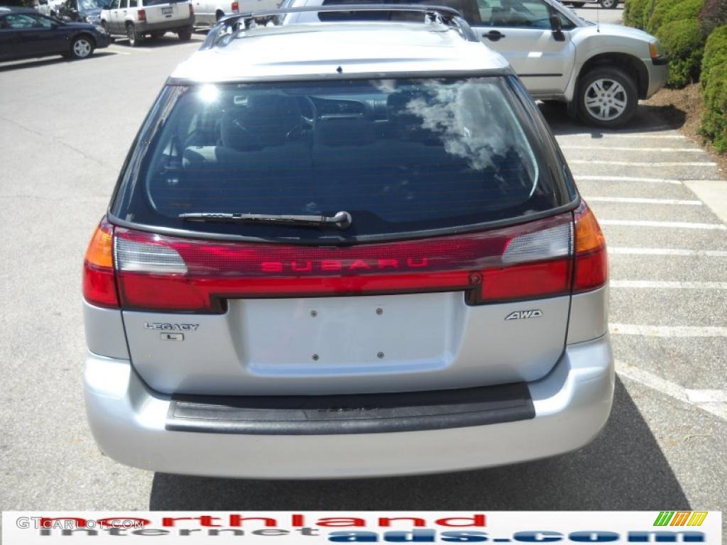 2002 Legacy L Wagon - Silver Stone Metallic / Gray photo #7