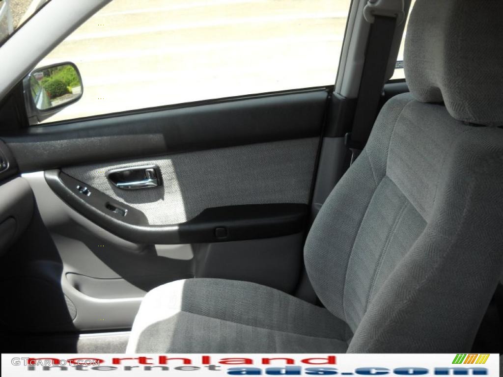 2002 Legacy L Wagon - Silver Stone Metallic / Gray photo #11