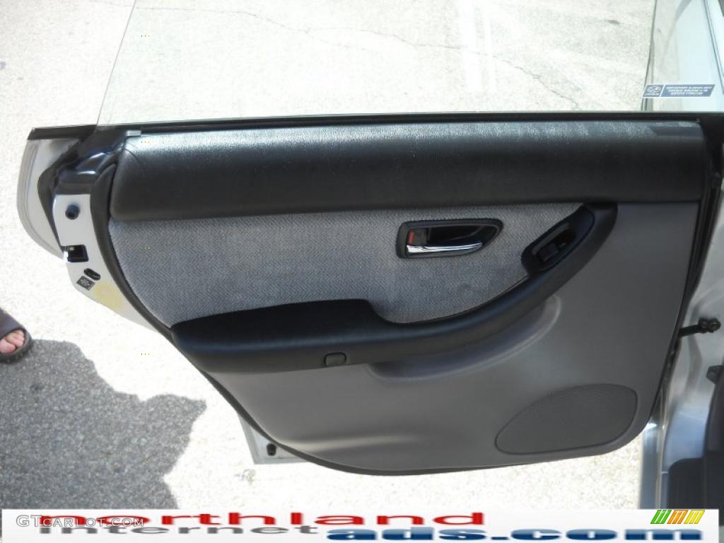 2002 Legacy L Wagon - Silver Stone Metallic / Gray photo #13