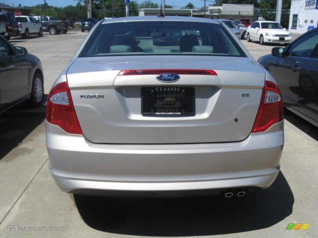 2010 Fusion SE - Brilliant Silver Metallic / Medium Light Stone photo #4