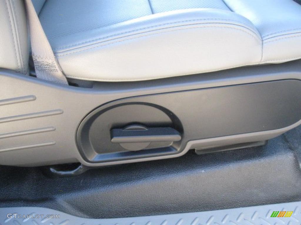 2005 F150 XL Regular Cab - Medium Wedgewood Blue Metallic / Medium Flint Grey photo #13