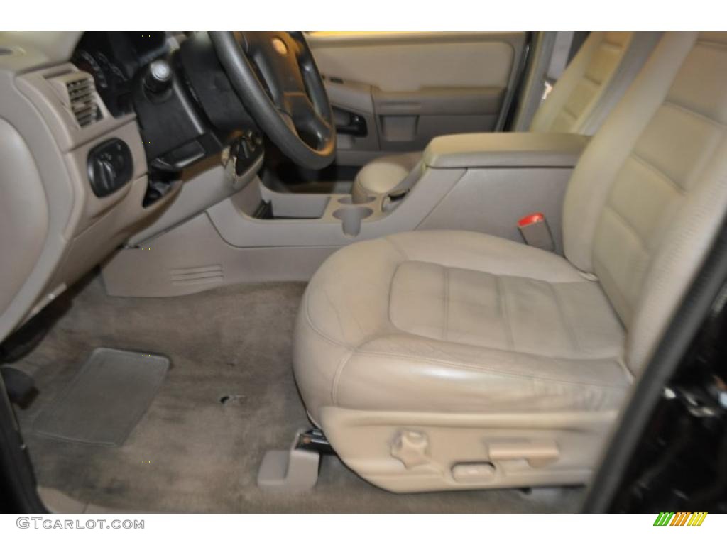 2002 Explorer XLT 4x4 - Black Clearcoat / Medium Parchment photo #12
