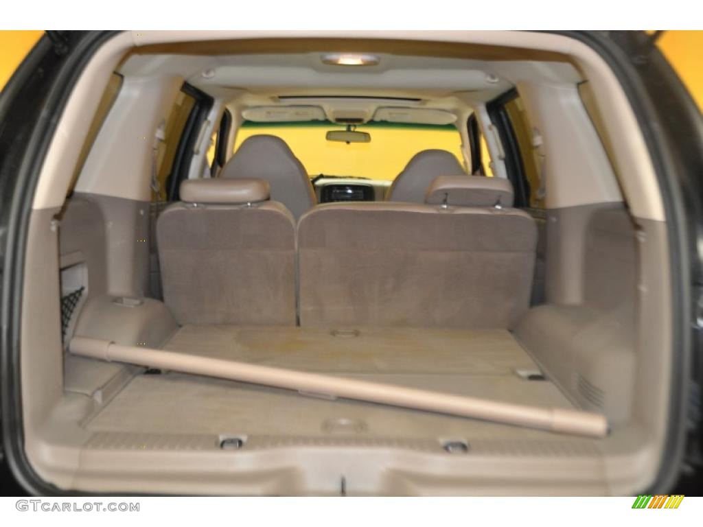2002 Explorer XLT 4x4 - Black Clearcoat / Medium Parchment photo #14