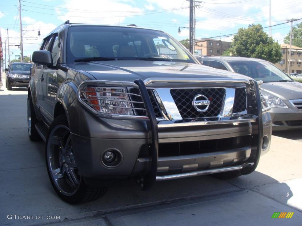 2005 Pathfinder LE 4x4 - Polished Pewter / Desert photo #1