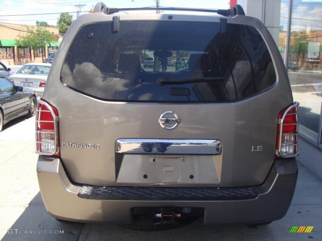 2005 Pathfinder LE 4x4 - Polished Pewter / Desert photo #5