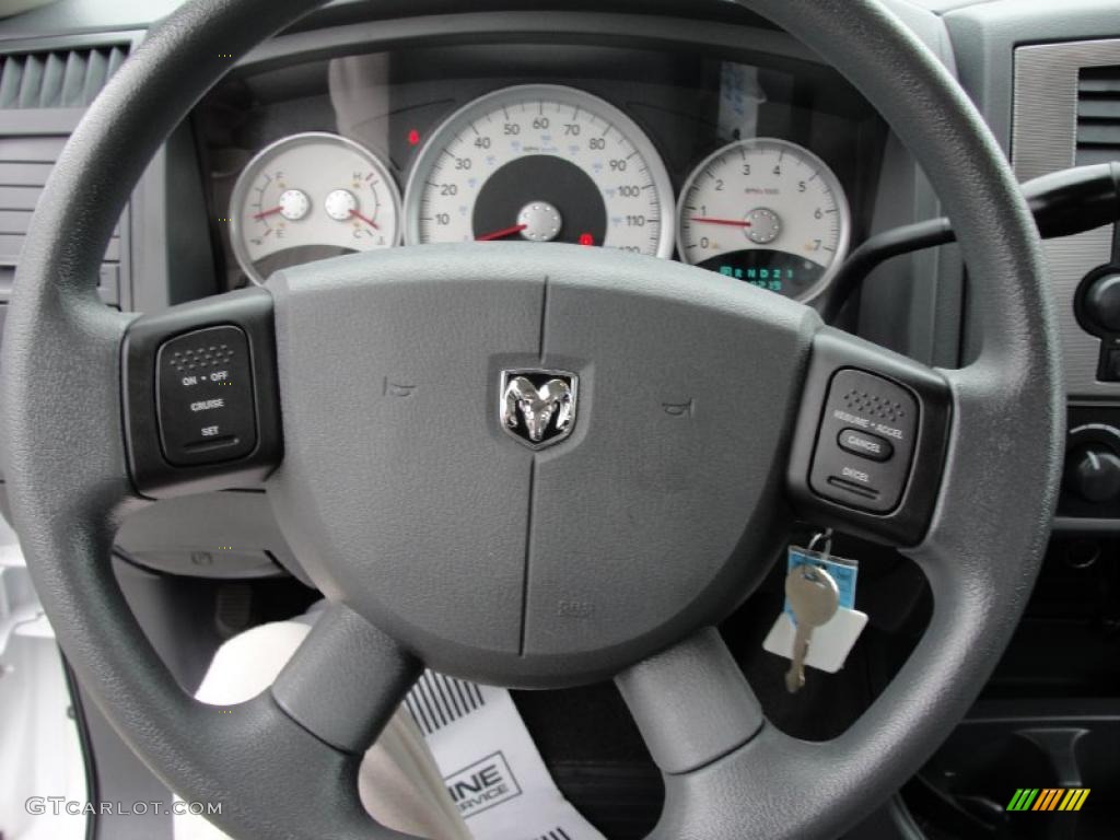 2006 Dakota SLT Club Cab - Bright White / Medium Slate Gray photo #43