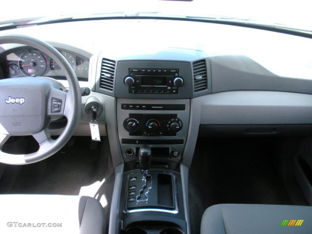 2006 Grand Cherokee Laredo - Inferno Red Crystal Pearl / Medium Slate Gray photo #18