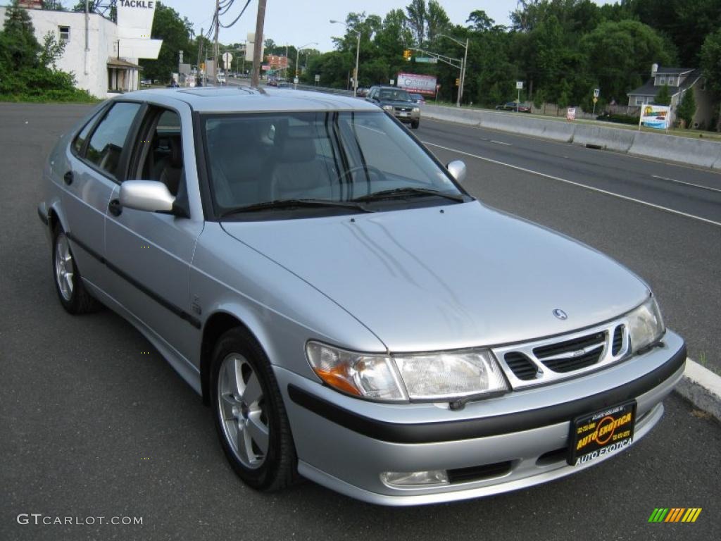 2002 9-3 SE Sedan - Silver Metallic / Charcoal Gray photo #4