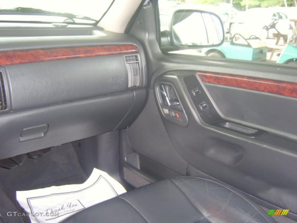 2004 Grand Cherokee Limited 4x4 - Bright Silver Metallic / Dark Slate Gray photo #12