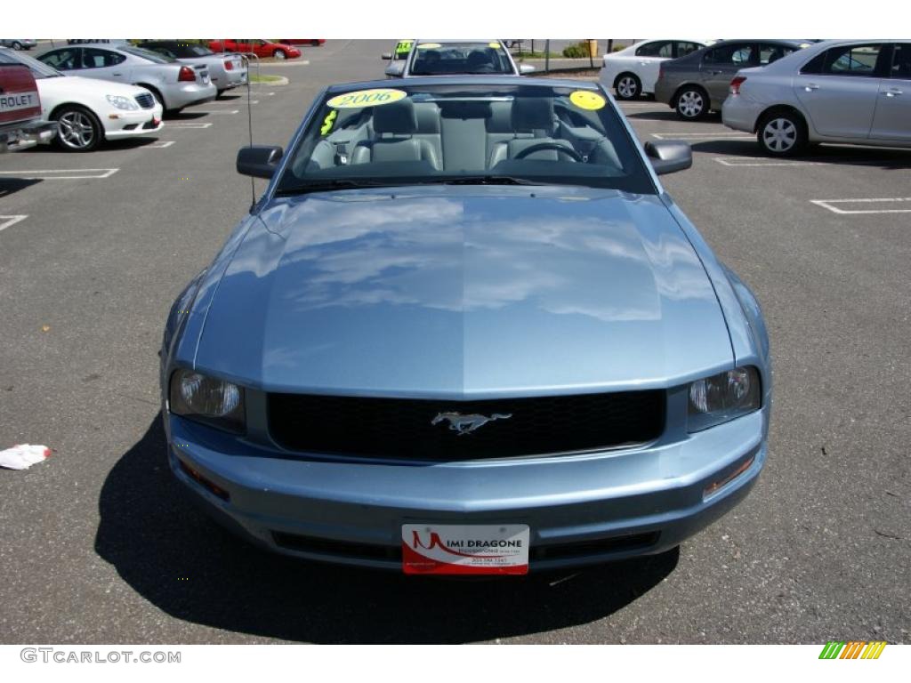 2006 Mustang V6 Premium Convertible - Windveil Blue Metallic / Light Graphite photo #2