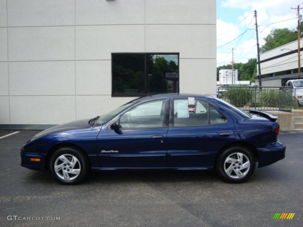 2001 Sunfire SE Sedan - Indigo Blue / Graphite photo #1