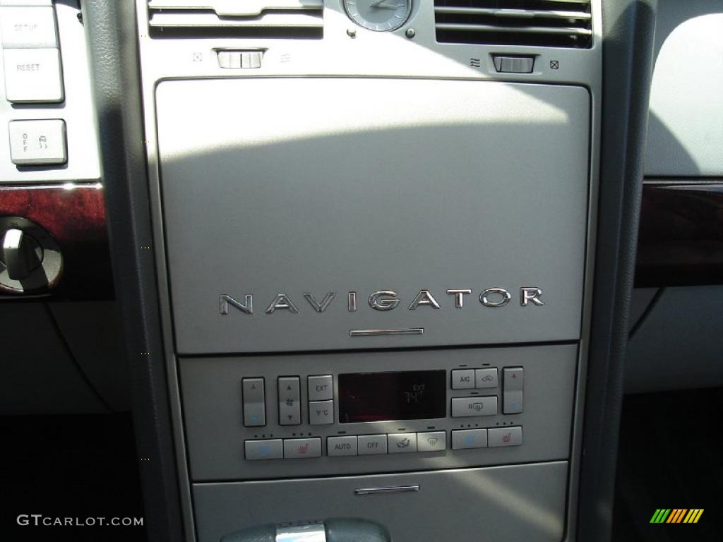 2006 Navigator Ultimate 4x4 - Silver Birch Metallic / Dove Grey photo #34