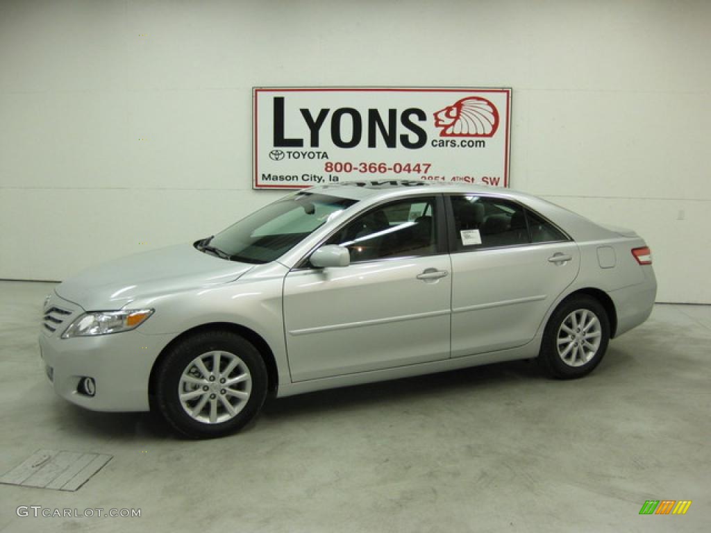 2011 Camry XLE - Classic Silver Metallic / Ash photo #1