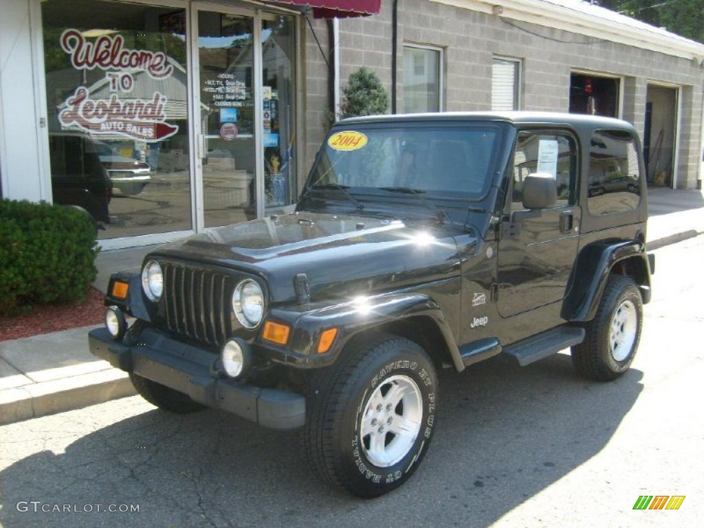 2004 Wrangler Sahara 4x4 - Black / Khaki photo #1
