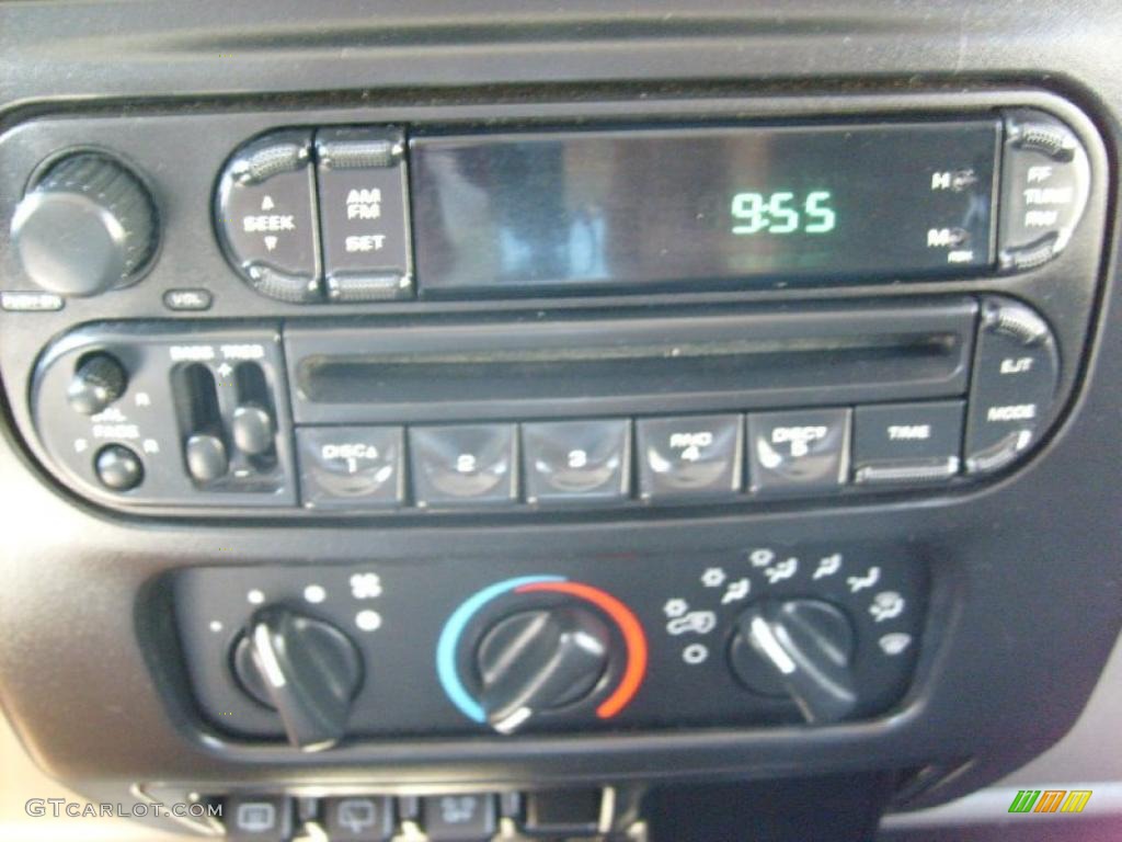 2004 Wrangler Sahara 4x4 - Black / Khaki photo #26