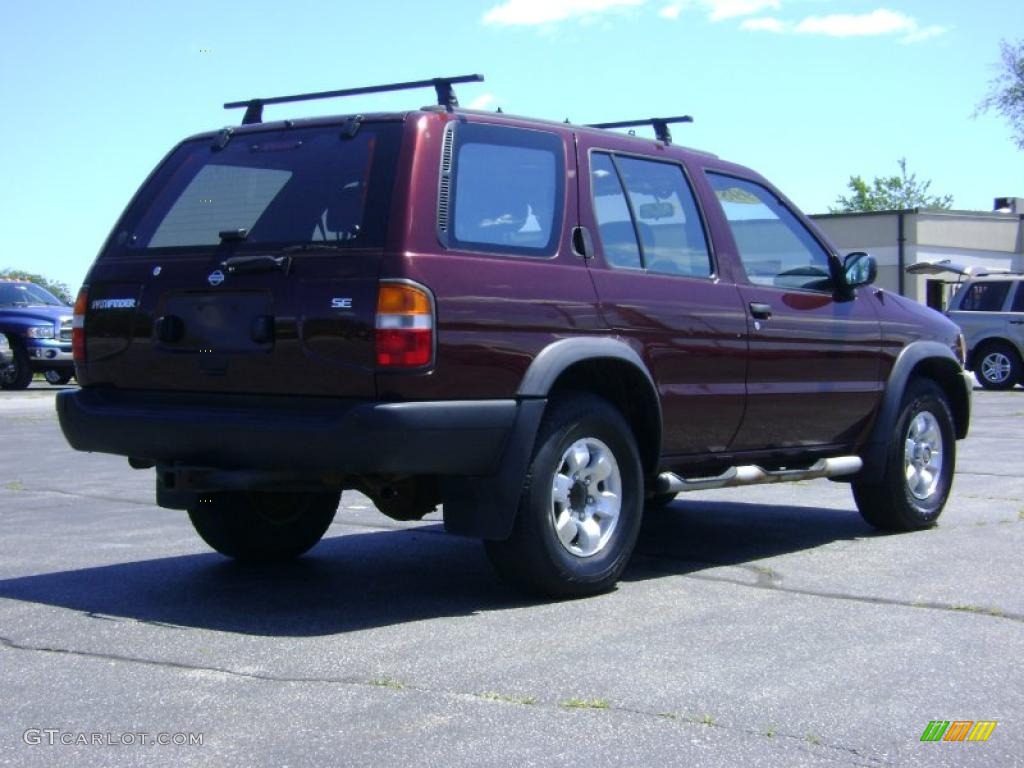 1998 Pathfinder SE 4x4 - Red Pearl Metallic / Gray photo #7