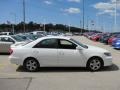 Super White - Camry SE Photo No. 6