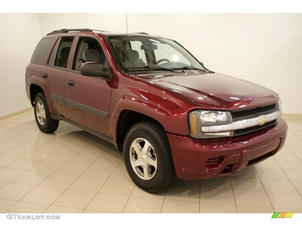 2005 TrailBlazer LS 4x4 - Majestic Red Metallic / Light Gray photo #1