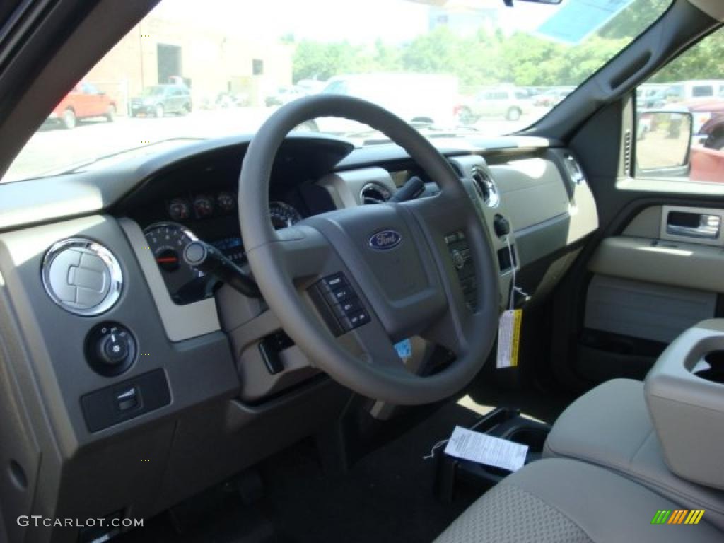 2010 F150 XLT SuperCab 4x4 - Oxford White / Tan photo #17