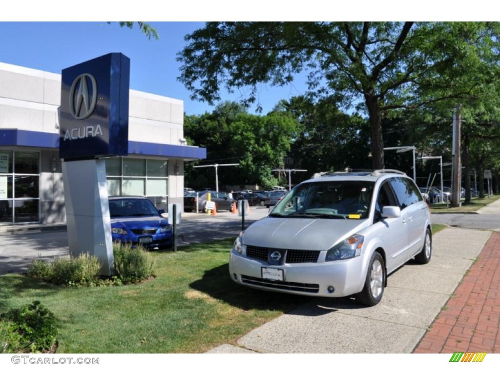 Silver Mist Metallic Nissan Quest