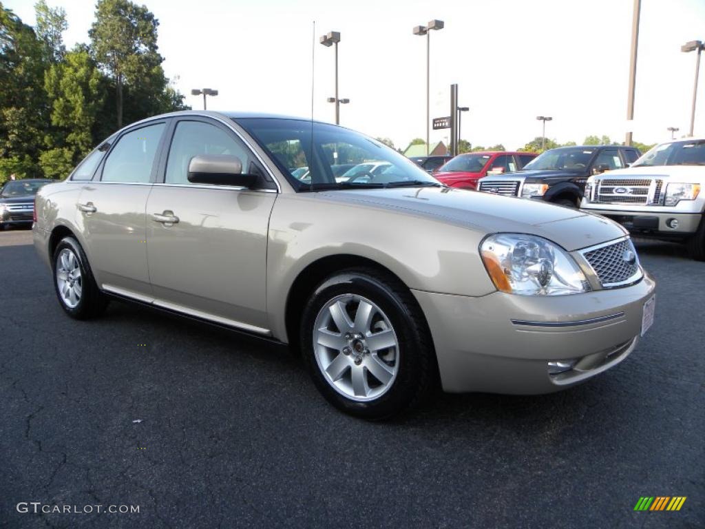 Dune Pearl Metallic Ford Five Hundred