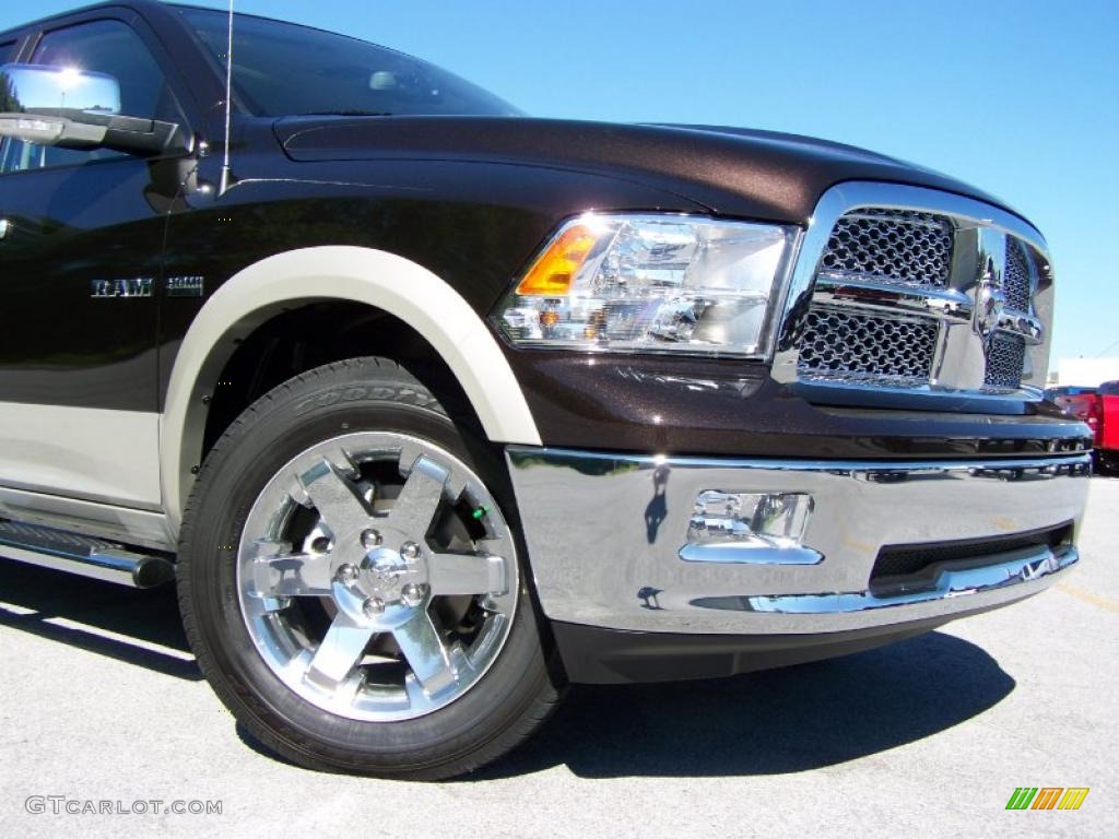 2010 Ram 1500 Laramie Crew Cab 4x4 - Rugged Brown Pearl / Light Pebble Beige/Bark Brown photo #2