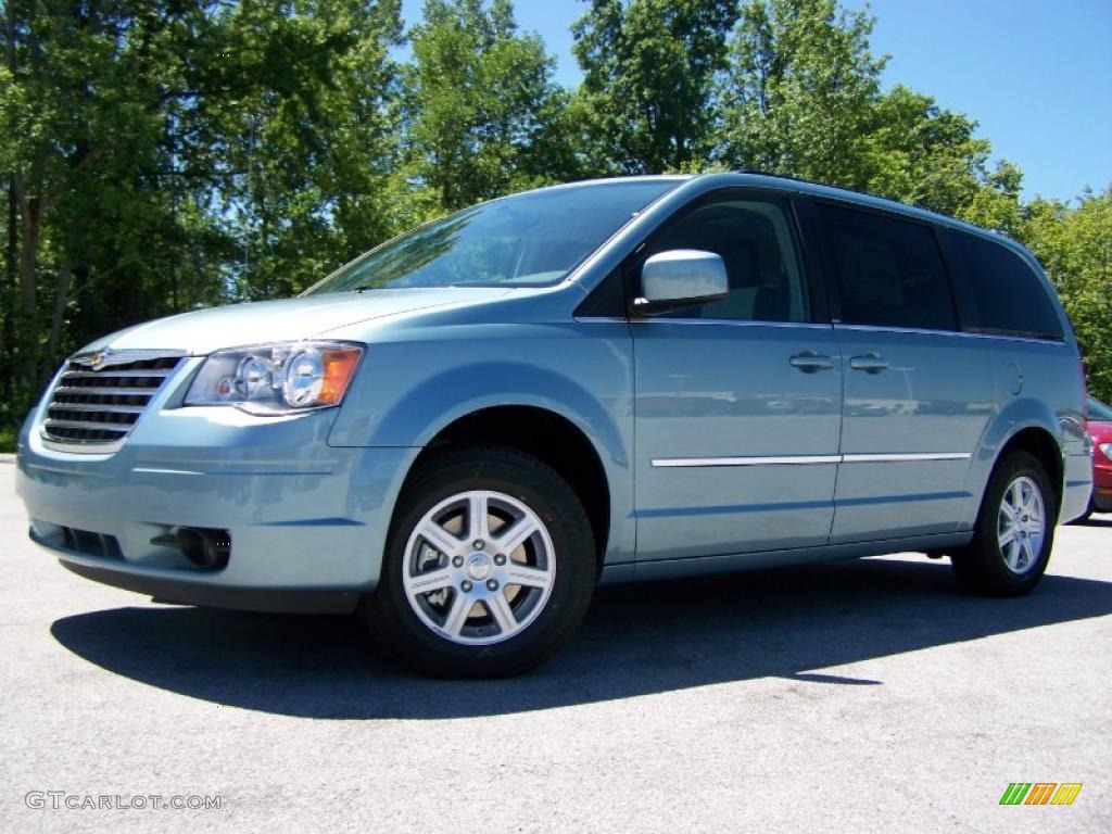 2010 Town & Country Touring - Clearwater Blue Pearl / Dark Slate Gray/Light Shale photo #4