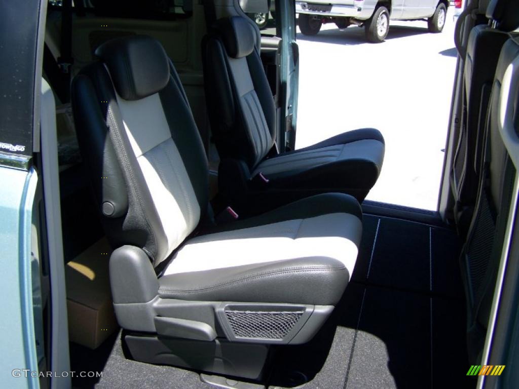 2010 Town & Country Touring - Clearwater Blue Pearl / Dark Slate Gray/Light Shale photo #13