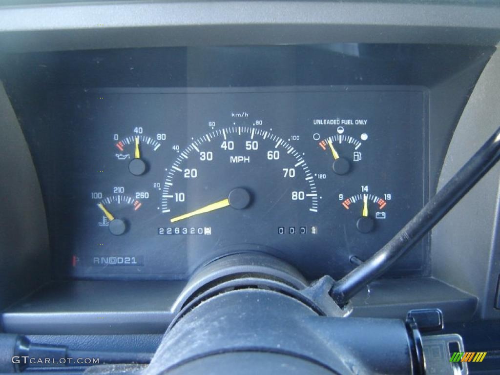 1994 Suburban C1500 - Indigo Blue Metallic / Denim Blue photo #17