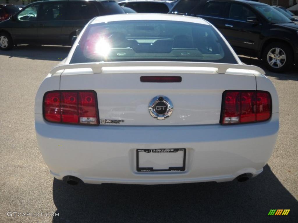 2006 Mustang GT Premium Coupe - Performance White / Dark Charcoal photo #8