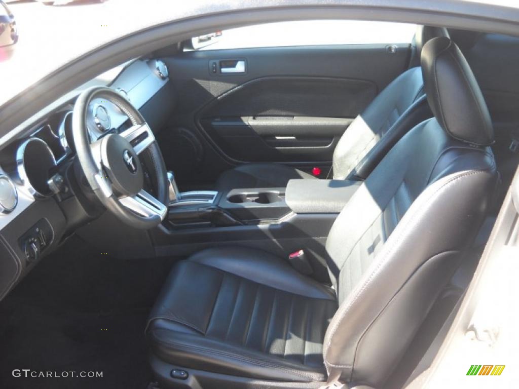 2006 Mustang GT Premium Coupe - Performance White / Dark Charcoal photo #13