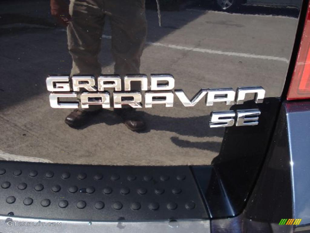 2010 Grand Caravan SE Hero - Blackberry Metallic / Medium Slate Gray/Light Shale photo #17