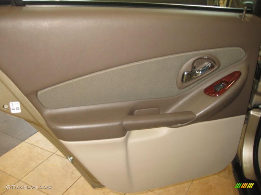 2006 Malibu LT Sedan - Sandstone Metallic / Cashmere Beige photo #12